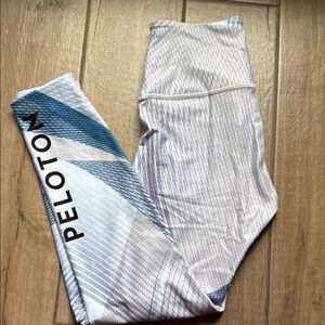 Peloton Leggings for Active Comfort 🔥